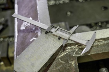 Fabrikadaki sanayi manzarası, büyük metal kalibre manzarası.