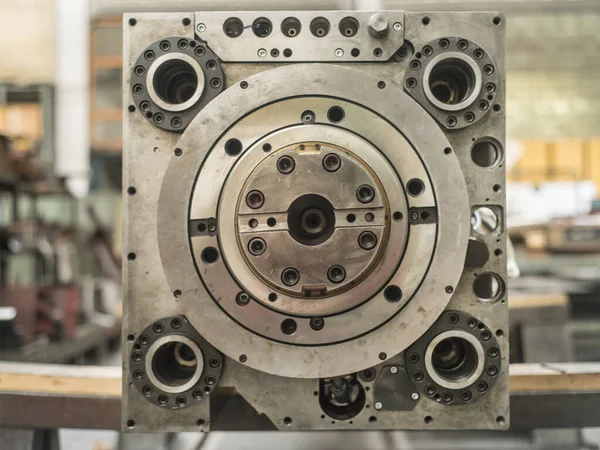 Fabrikadaki Sanayi Manzarası Büyük Bir Metal Panel Görüntüsü Makine Aracının — Stok fotoğraf