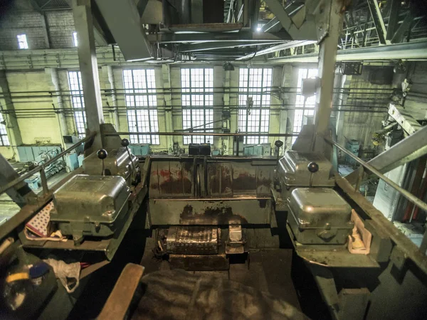 Fabrikadaki Sanayi Manzarası Dükkanın Kulübesi Gantry Vinç — Stok fotoğraf