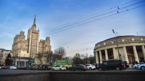 Moscou Rússia Março 2018 Cidade Urbana Moscou Com Carros Arranha — Fotografia de Stock