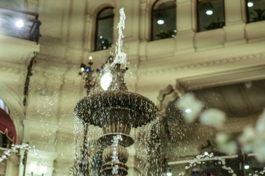 Güzel iç mekan, pahalı, güzel ve moda, Moskova 'daki büyük mağazanın başkentin merkezindeki Kızıl Meydan' da..