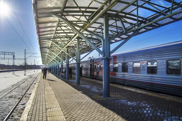 Bela Vista Estação Ferroviária Com Plataforma Trem Ângulo Original Perspectiva — Fotografia de Stock