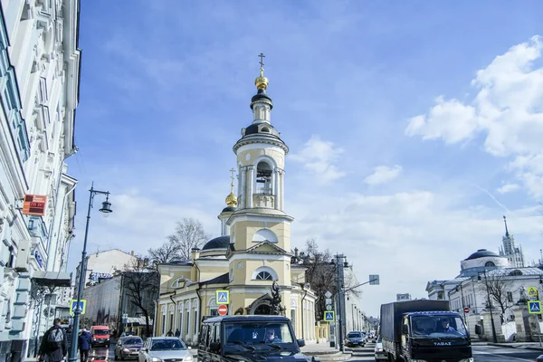 Güzel Kilise Çan Kulesi Gün Boyunca Moskova Daki Tapınak — Stok fotoğraf