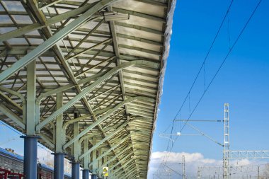 Tren istasyonunun orjinal açı ve perspektifi ve perspektifi olan güzel manzarası.