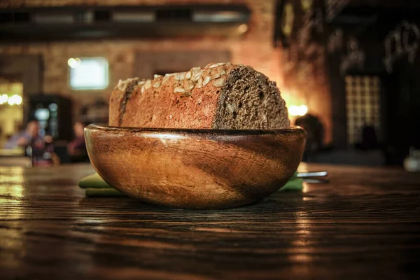 Gustoso Appetitoso Pane Nero Fette Pane Panino Pasta Sfoglia Tagliata — Foto Stock