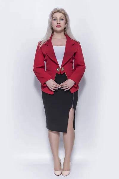 Menina Bonita Loira Mulher Negócios Uma Jaqueta Vermelha Terno Fundo — Fotografia de Stock