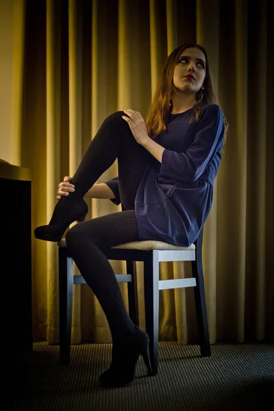 Retrato Conceitual Uma Jovem Sedutora Emocional Menina Bonita Uma Mulher — Fotografia de Stock