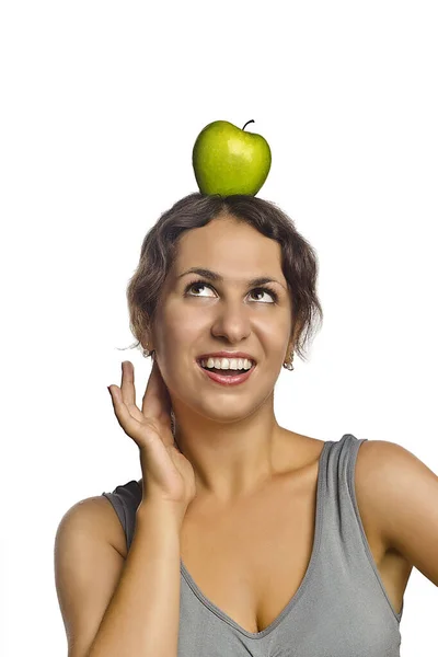 Емоційна Весела Красива Дівчина Зеленим Яблуком Білому Фоні Ізоляції — стокове фото