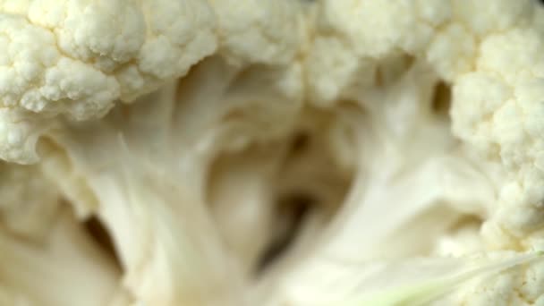 auliflower blanc à l'intérieur chou tête macro. Motion de mise au point, 4K 