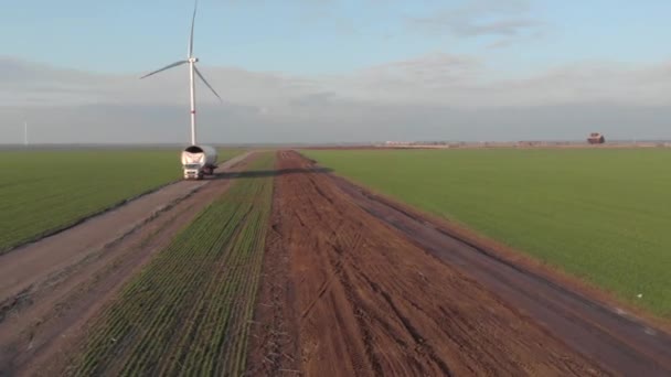 Bauprozess Des Windkraftturms Windmühle Bau Transport Des Turmteils Montage Der — Stockvideo