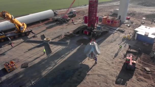 Bouwproces Van Windkrachtcentrale Molen Aanbouw Installatie Rotor Monteren Windmolen Groene — Stockvideo