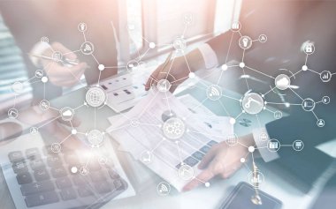 Sanal ekranda Endüstriyel iş süreci iş akışı organizasyon yapısı. Oins ve Megapolis arka planda IoT teknolojisi akıllı sanayi kavramı.