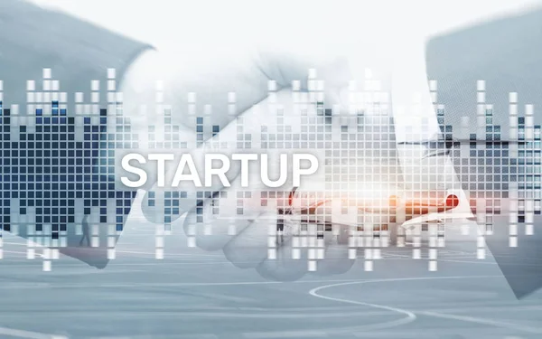 Succesvol teamwork en Business Startup concept. Inscriptie op het scherm: opstarten. Business wereldeconomie. — Stockfoto