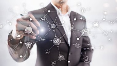 Sanal ekranda teknoloji endüstriyel iş akışı organizasyon yapısı. IOT akıllı endüstri konsepti karışık medya diyagramı