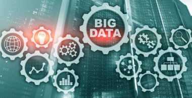 Yeşil Büyük Veri Konsepti, yüksek teknoloji ve iş ve üretim alanında yenilik. Veri merkezi sunucu arkaplanındaki sanal ekran.