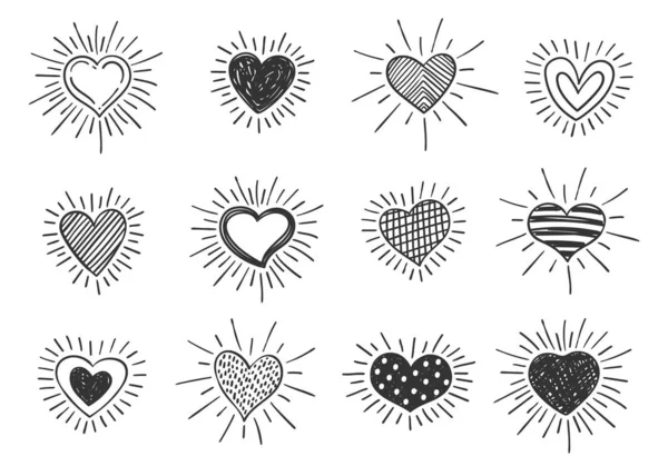 Set van doodle versierde hartvormige symbolen met retro-stijl zonnestralen. Verzameling van verschillende met de hand getekende romantische harten voor sticker, label, liefdeslogo en Valentijnsdag ontwerp. — Stockvector