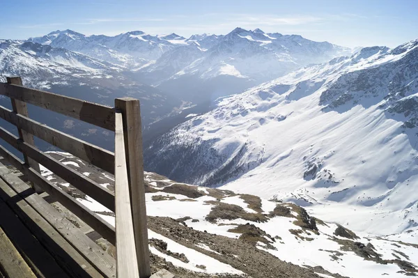 Panorama delle Alpi montane a Bormio — Foto Stock