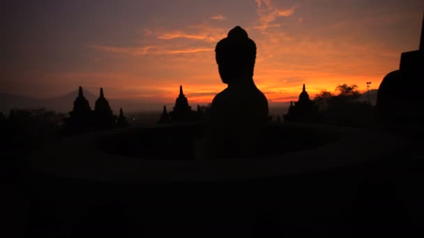 Nascer do sol sobre o templo de Borobudur — Vídeo de Stock