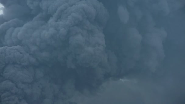 Vulkanudbrud på Bromo-bjerget – Stock-video