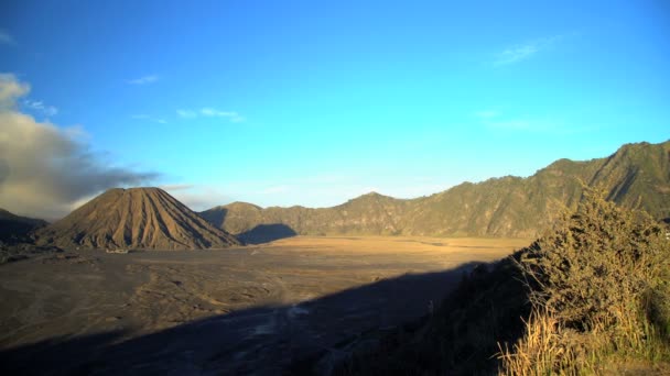 Smoke cloud from Mount Bromo — Stock Video