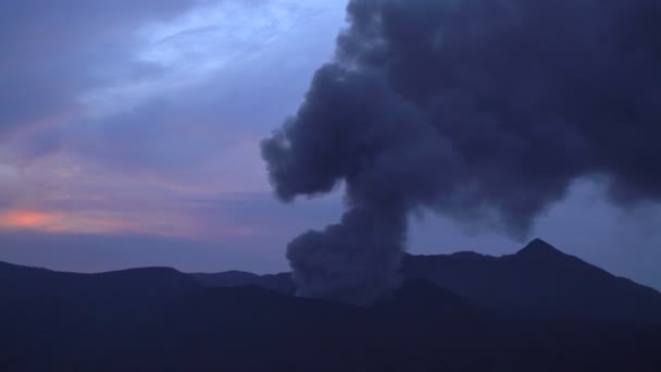 Vulkanische activiteit van de Mt-Bromo — Stockvideo