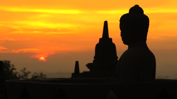 Lever du soleil du temple religieux de Borobudur — Video