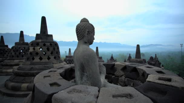 Borobudur Tapınağı'nda gündoğumu — Stok video