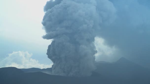 Mt Bromo em erupção, Java — Vídeo de Stock