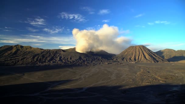 Smoke cloud from Mount Bromo — Stock Video