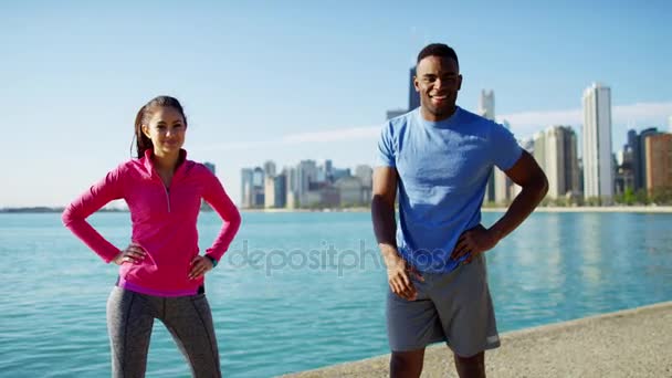 男性和女性做有氧运动训练 — 图库视频影像