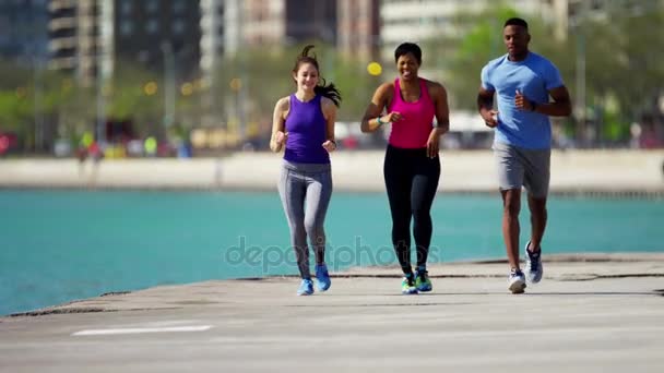 Amigos correndo para a saúde — Vídeo de Stock