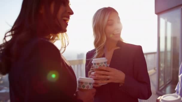 Manager trinken Kaffee — Stockvideo
