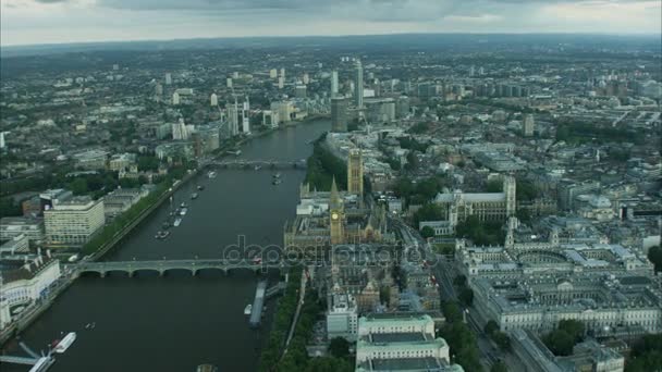 Londra 'daki parlamento binaları — Stok video