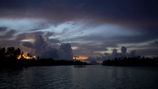 Sonnenuntergang der tropischen Bora-Bora-Insel — Stockvideo