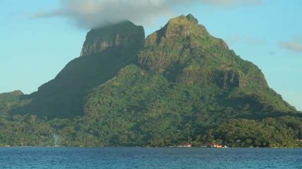 Monte Otemanu montanha de Bora Bora — Vídeo de Stock