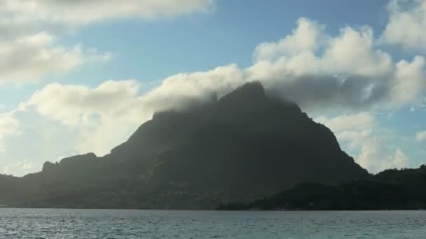 海蓝宝石泻湖和 Mt Otemanu — 图库视频影像
