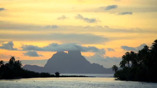 Tramonto dell'isola tropicale di Bora Bora — Video Stock