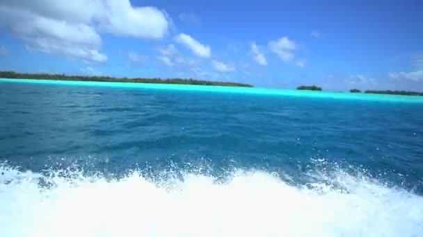 Pleasure craft between the Islands — Stock Video