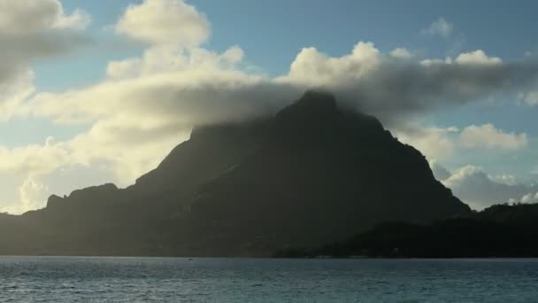 Aquamarin-Lagune und mt otemanu — Stockvideo