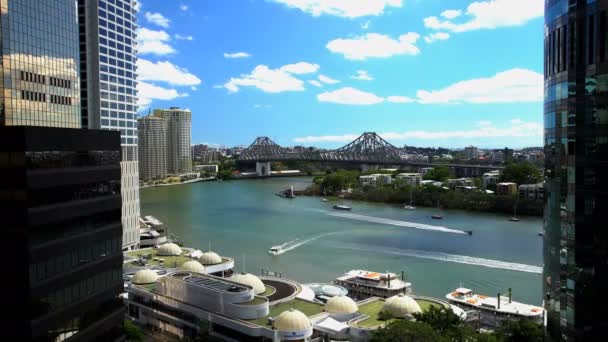 Båtar på Brisbane River — Stockvideo