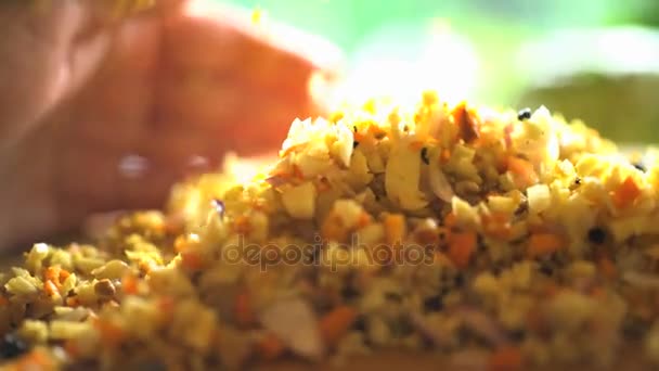 Belakas balineses preparan en cocina — Vídeos de Stock