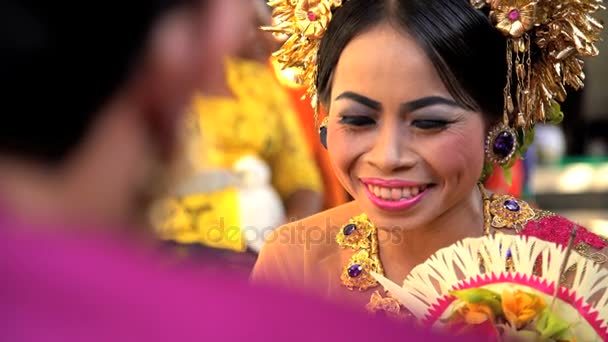 新娘和新郎结婚的仪式 — 图库视频影像
