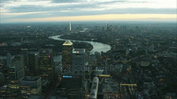 Canary Wharf affärsdistriktet i London — Stockvideo