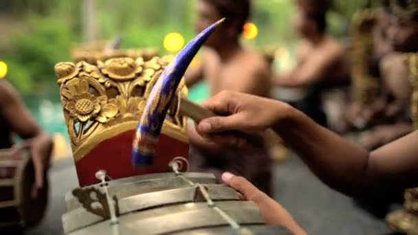 Grupa gamelan, grając w wydajności — Wideo stockowe