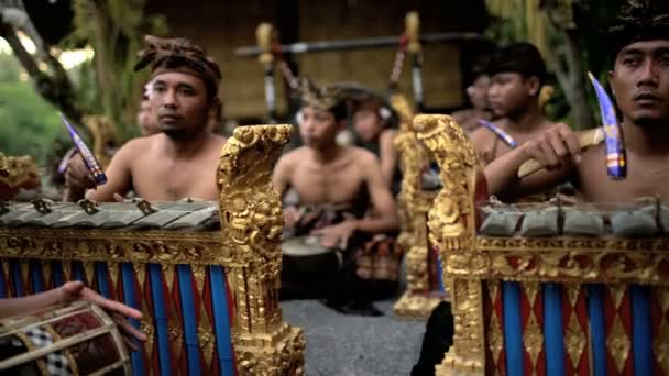Grupa gamelan, grając w wydajności — Wideo stockowe