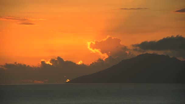 Mt Otemanu ao pôr-do-sol — Vídeo de Stock