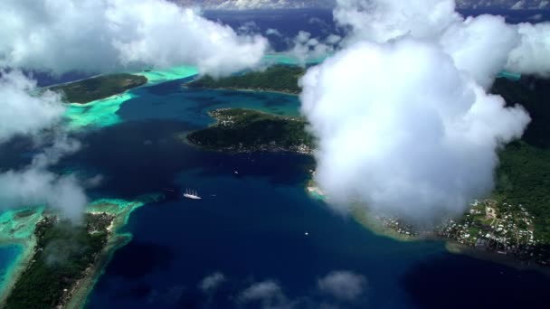 Żeglarstwo rejs statkiem na wyspy Bora Bora — Wideo stockowe