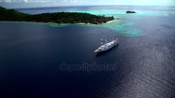 Bateau de croisière Voile dans l'océan — Video