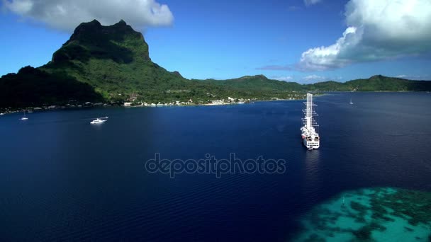 Crucero Vela en Ocean — Vídeo de stock