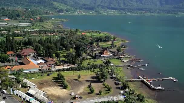 Templo de Ulun Dano Bratan — Vídeo de Stock